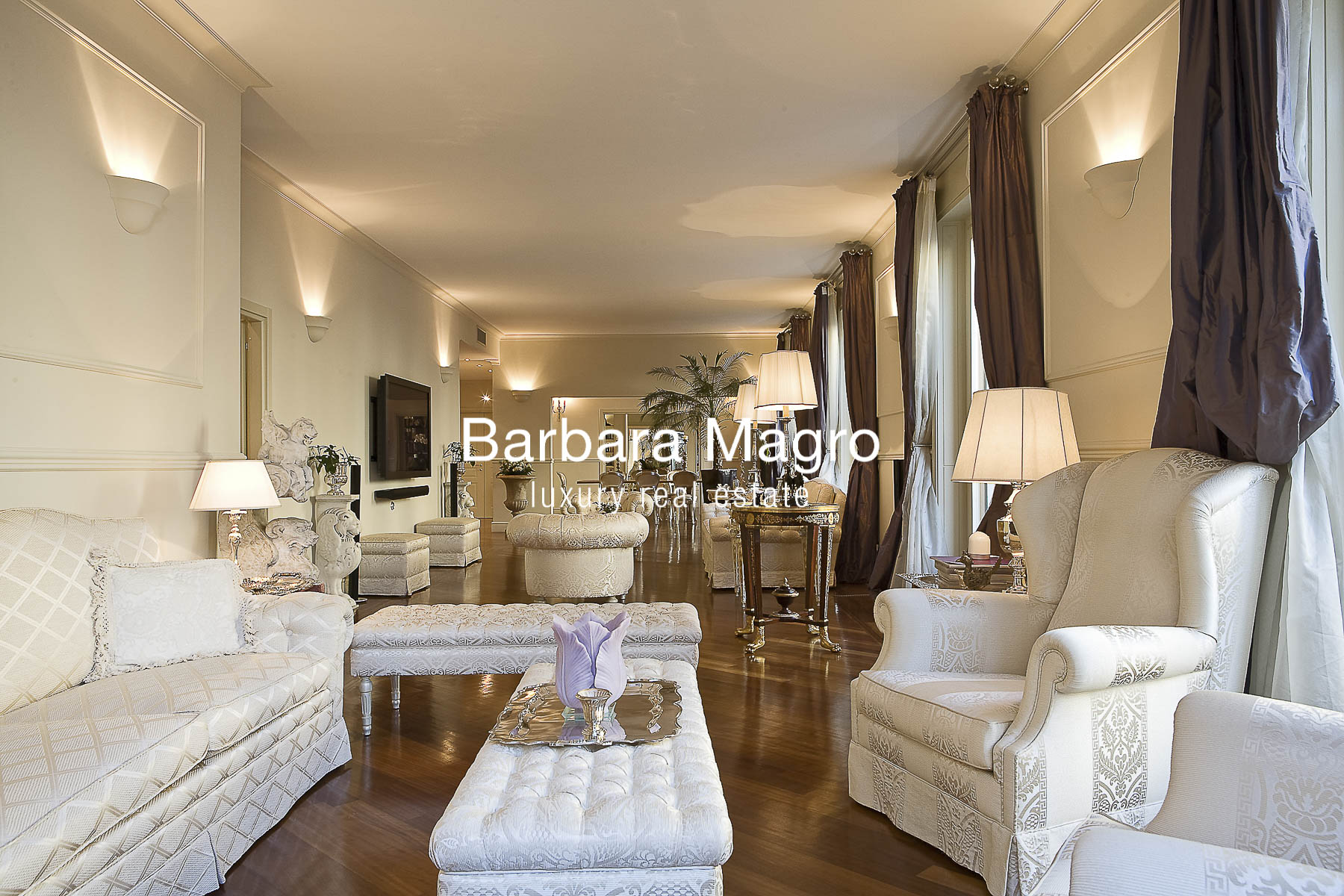 Salone di un appartamento di prestigio a Milano